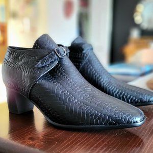 Size 9, Intentionally Blank Mac Black Women’s Ankle Boots